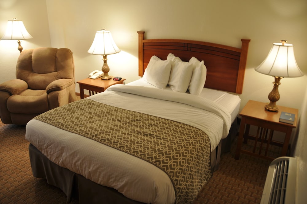 Classic Room, 1 Bedroom, Refrigerator & Microwave, Pool View