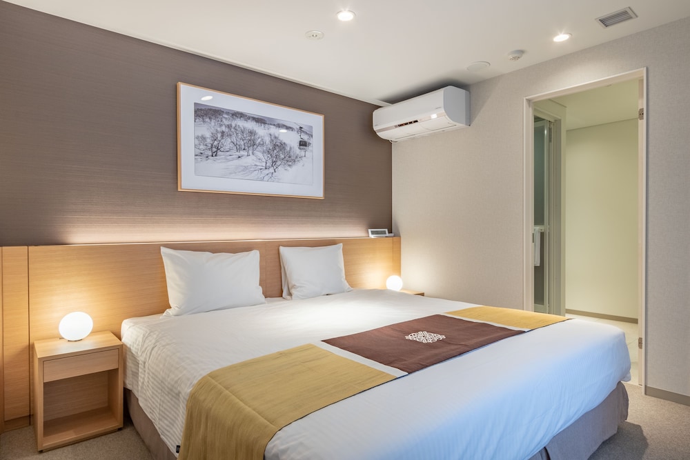 2 Bedroom Yotei Penthouse Suite photo 3