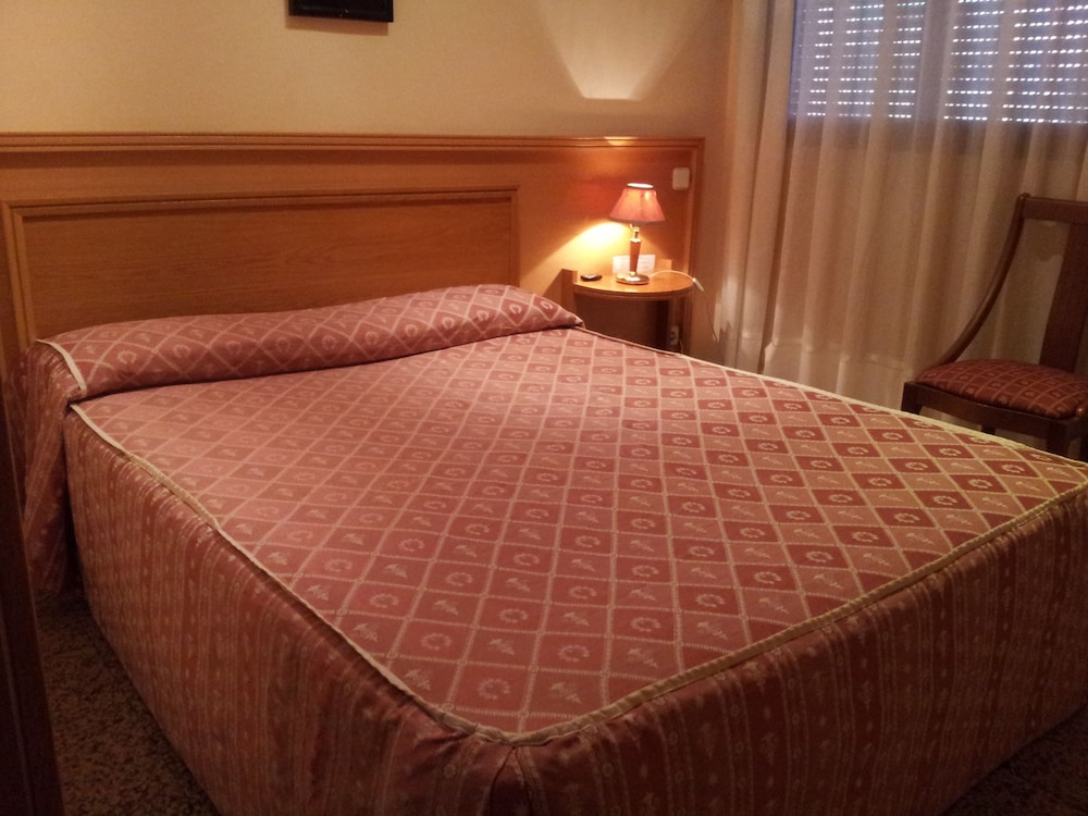 Double Room - Photo 3
