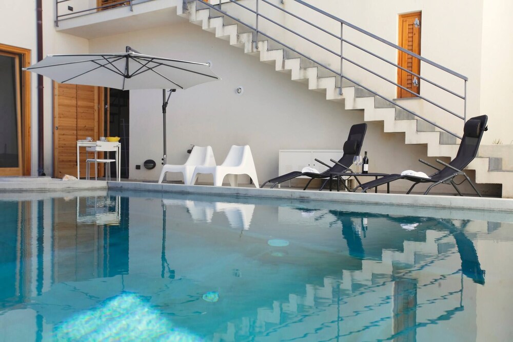 Villa, 5 Bedrooms, Accessible, Smoking photo 2