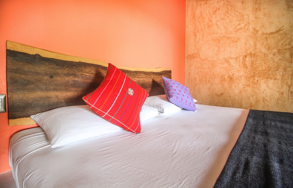 Room with King Bed with Private Bathroom
