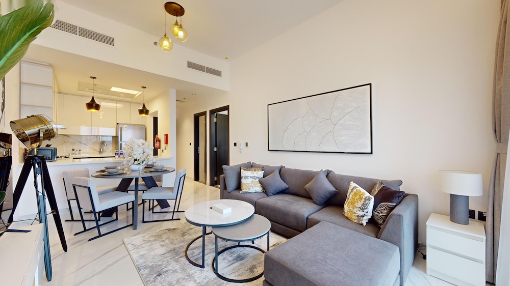 Apartment, 1 Bedroom, Pool Access photo 2