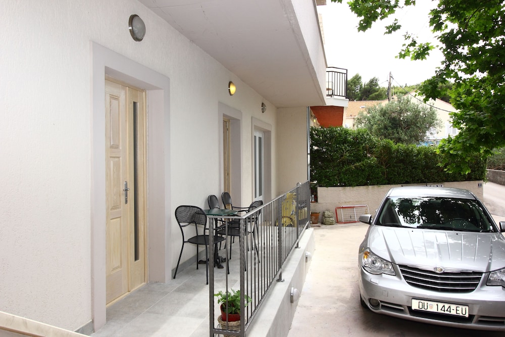 Standard Apartment, Terrace, Garden View