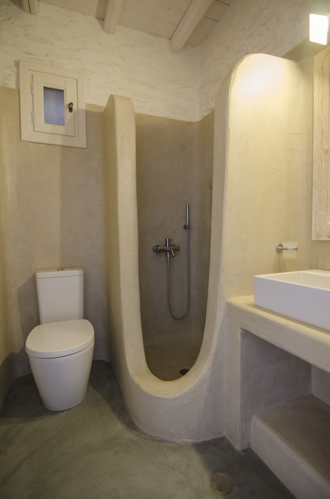 Traditional Double Room (Economy) - Photo 18