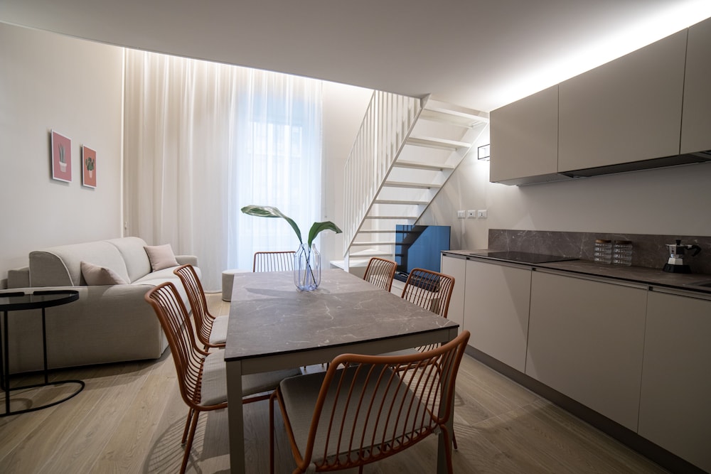Deluxe Duplex - Photo 1