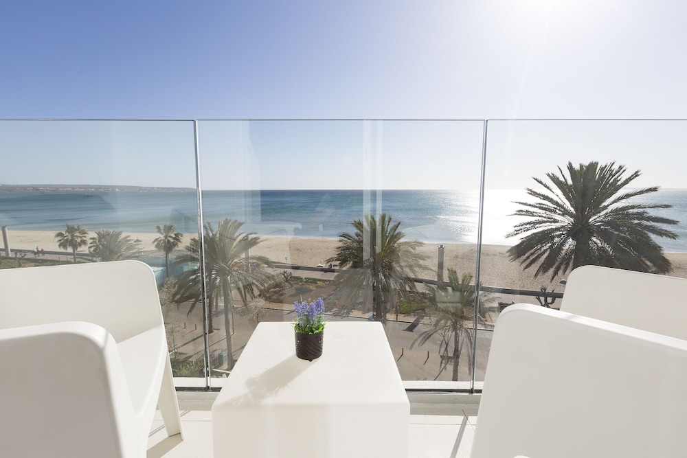 Double Room, Balcony, Sea View - Photo 10