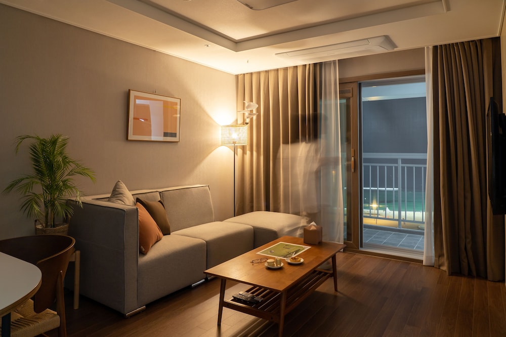 Premier Suite Ocean - Photo 15