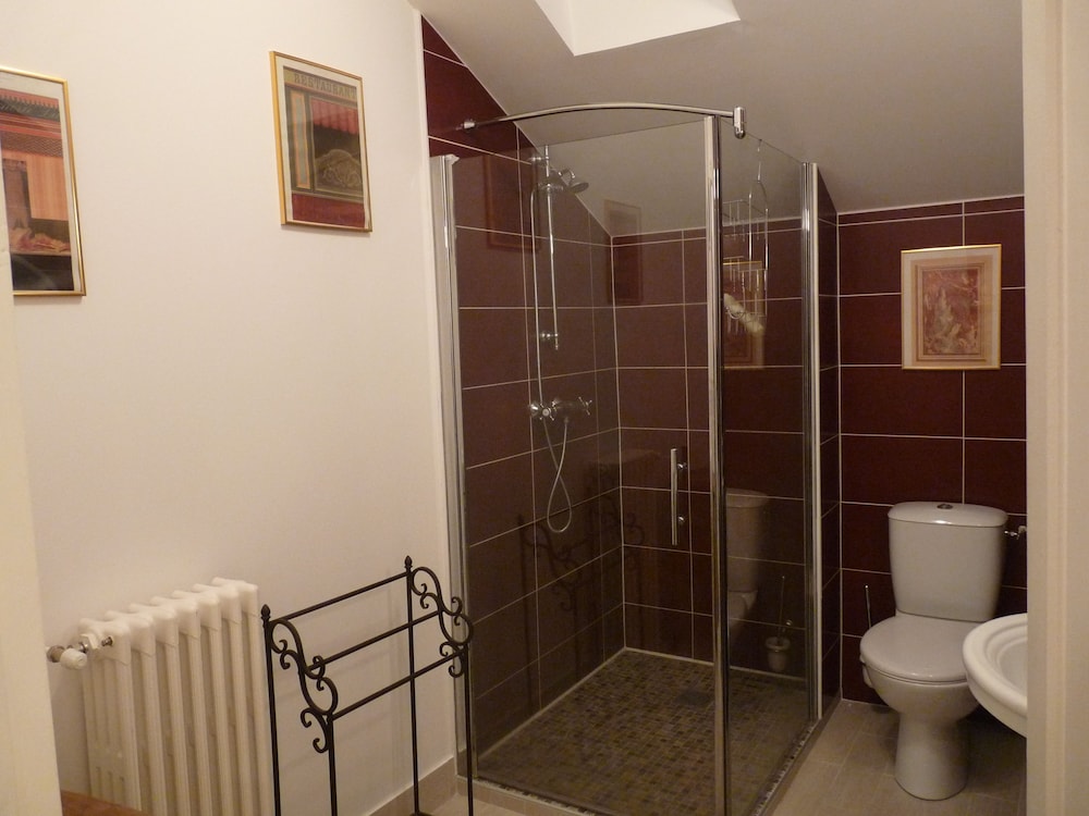 Double Room, Non Smoking (Rouge) photo 2