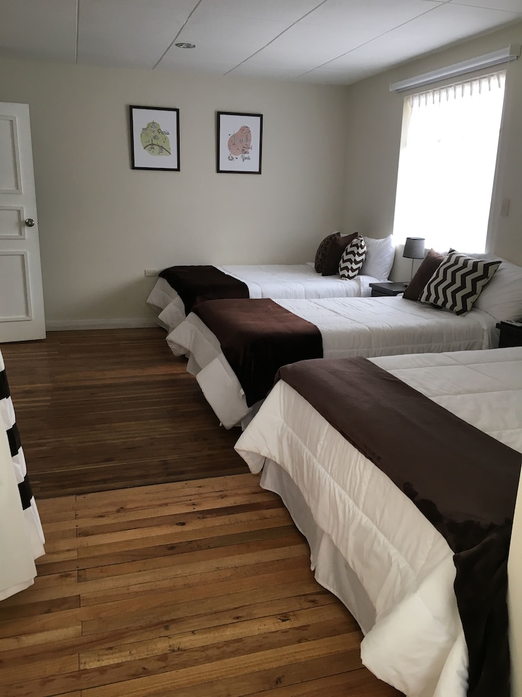 Superior Triple Room, 1 Bedroom, City View photo 2