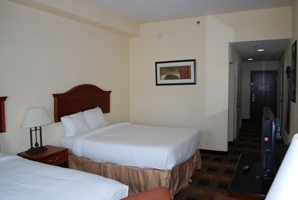 Standard Double, 2 Queen Beds photo 1
