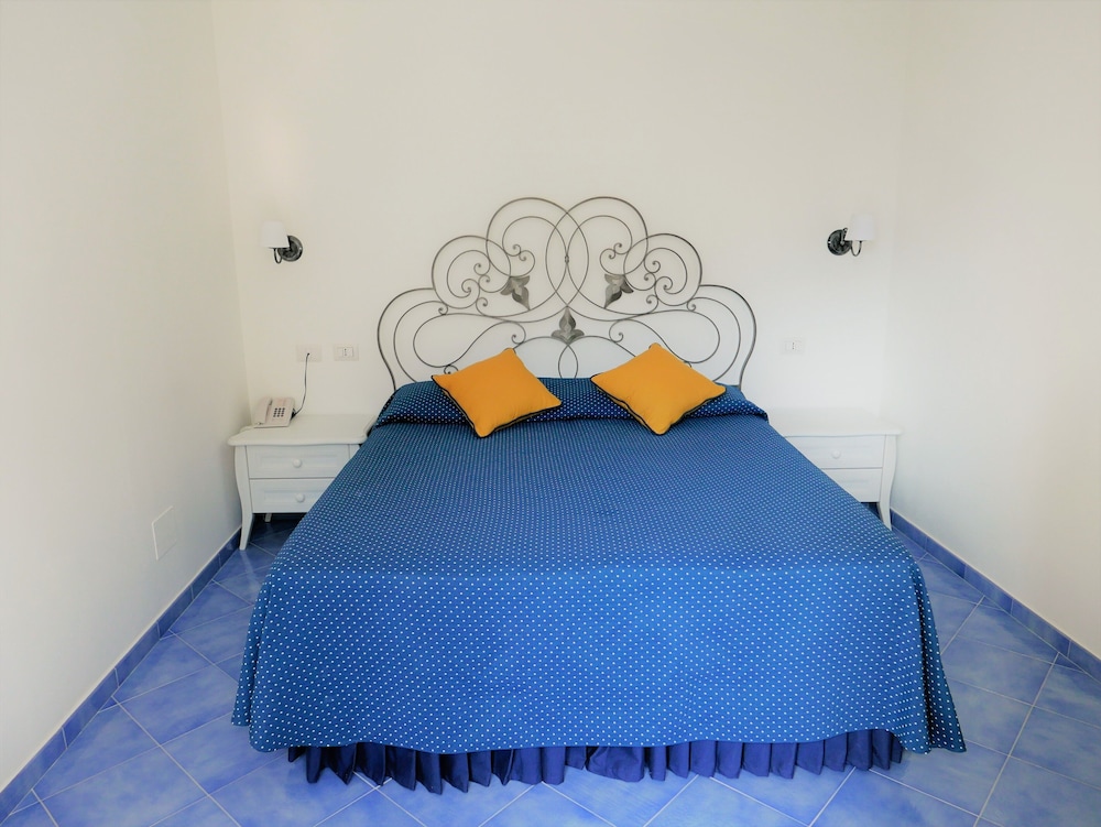 Standard Double or Twin Room, City View photo 2