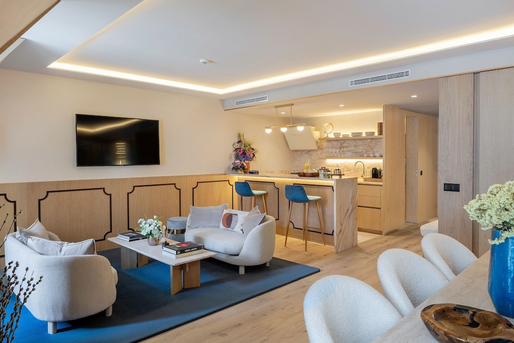 Signature Suite (Garden) - Photo 2
