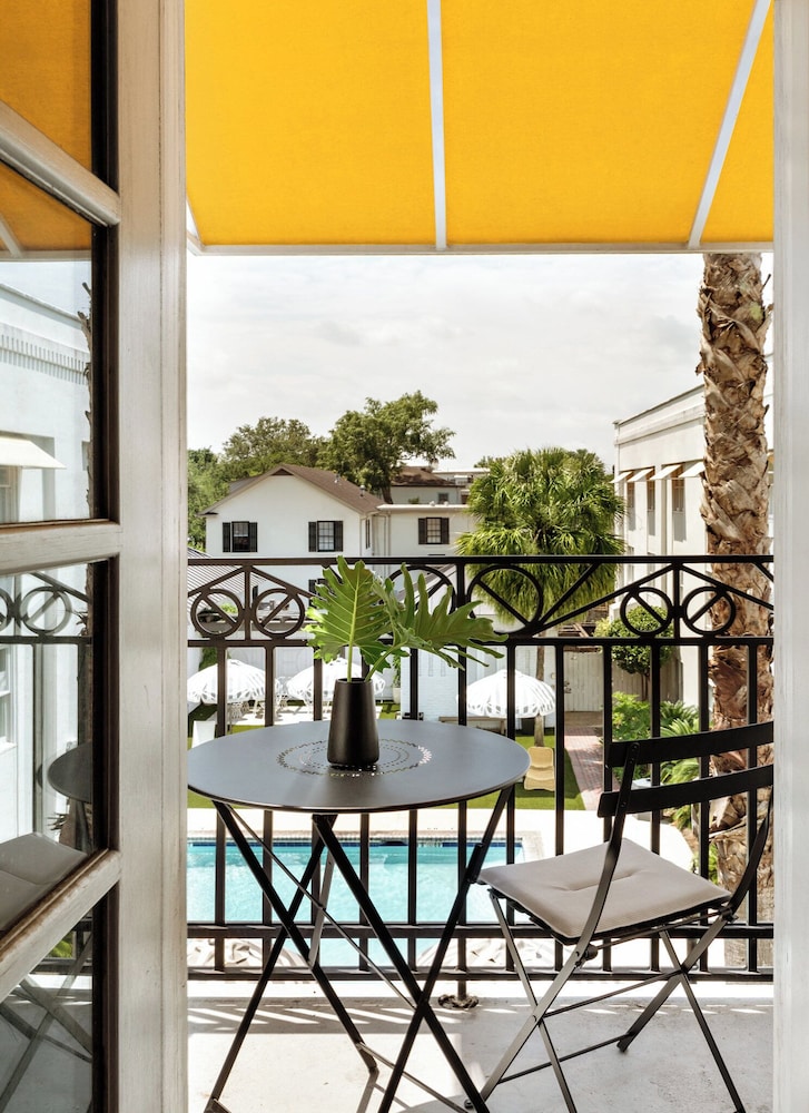 Premium Room, 1 King Bed, Balcony