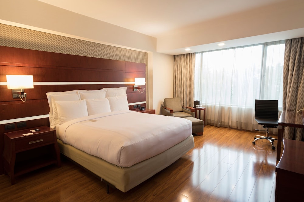Suite, 1 King Bed, Terrace (City View) - Photo 5