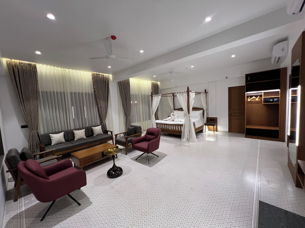 Luxury Suite