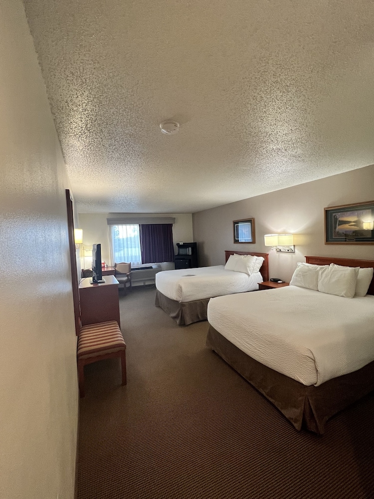 Room, 2 Queen Beds photo 1