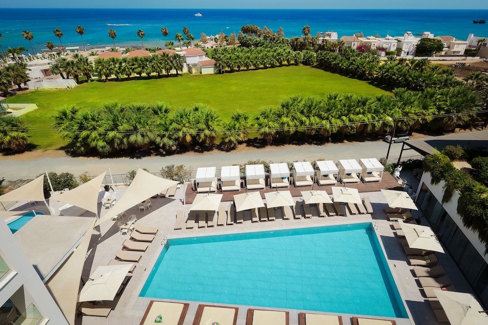 Superior Room, Sea View - Photo 14