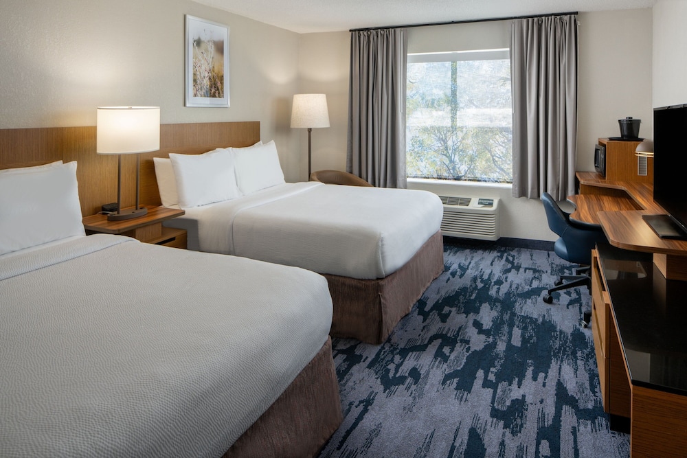Room, 2 Queen Beds - Photo 1