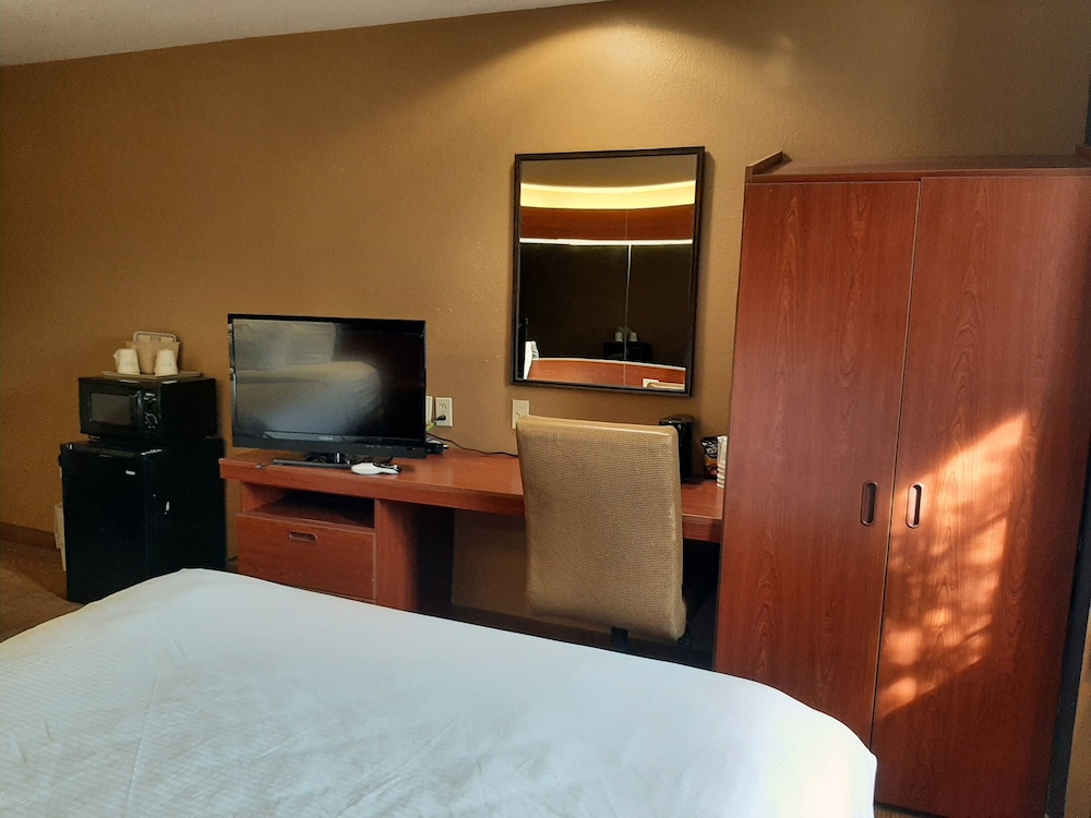 Standard Room, 2 Queen Beds, Non Smoking photo 3