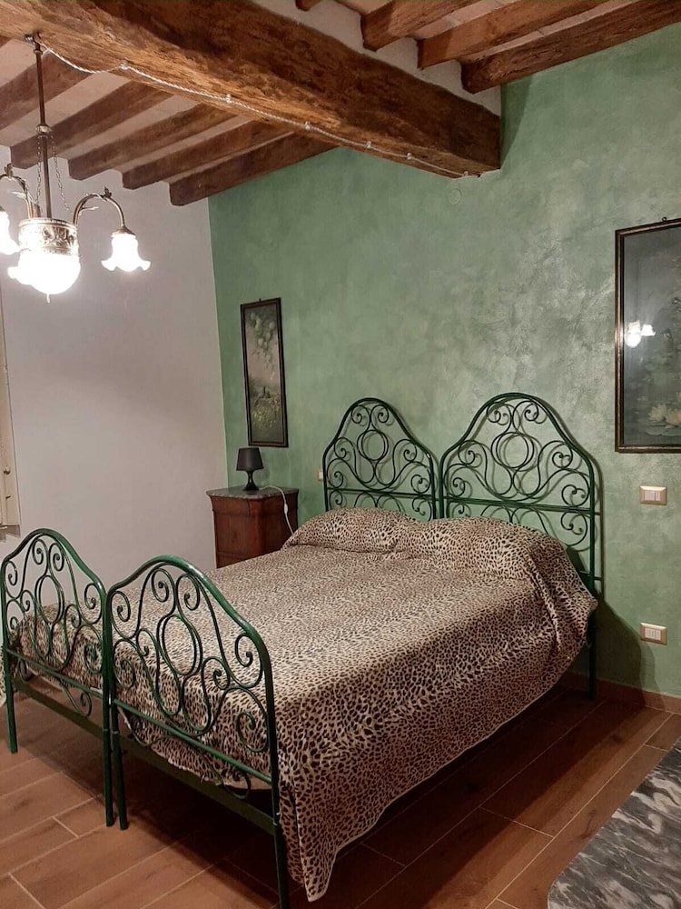 Deluxe Triple Room, Shared Bathroom (Verde)