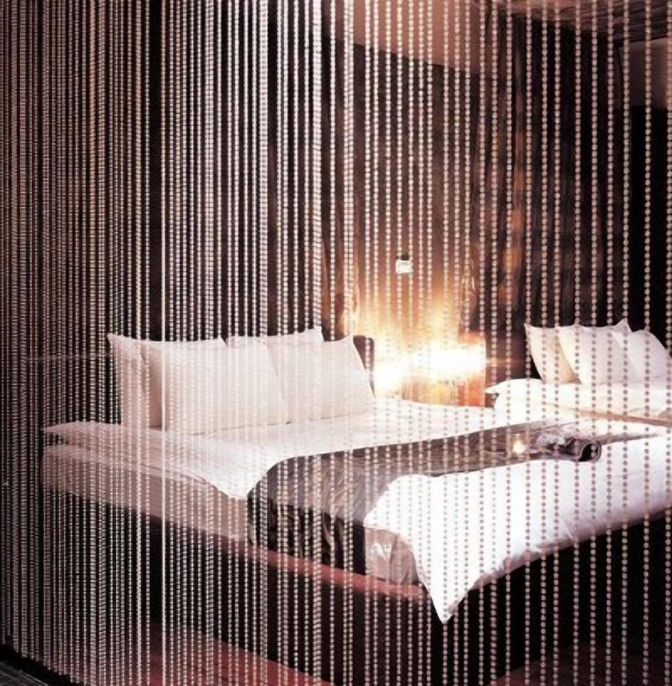 Deluxe Quadruple Room, 2 Double Beds, Hot Tub