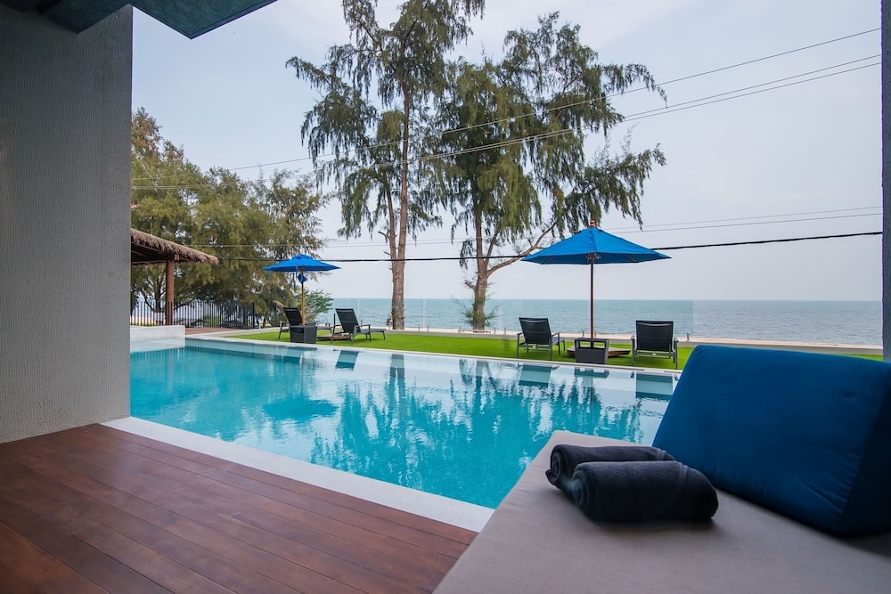 Pool Access Sea View - Photo 3
