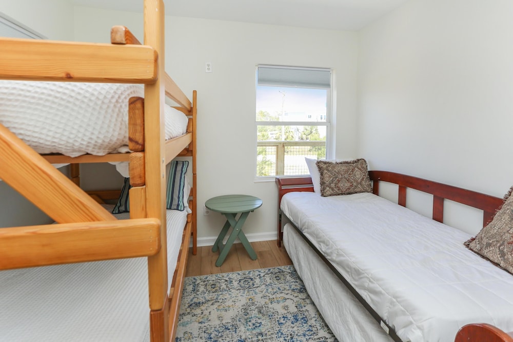 House, Multiple Beds (Brodie House) photo 2