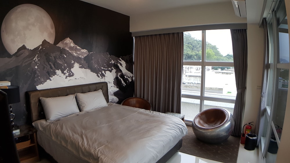 Design Double Room, 2 Bedrooms, Shared Bathroom photo 3