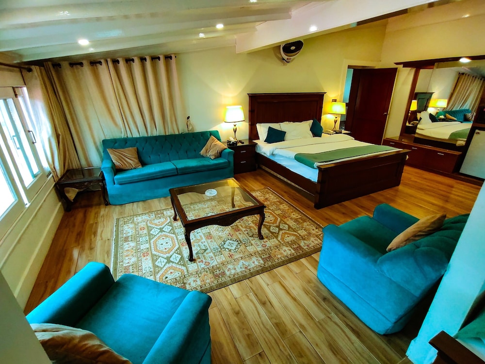 Executive Suite, 2 Bedrooms, Valley View photo 2