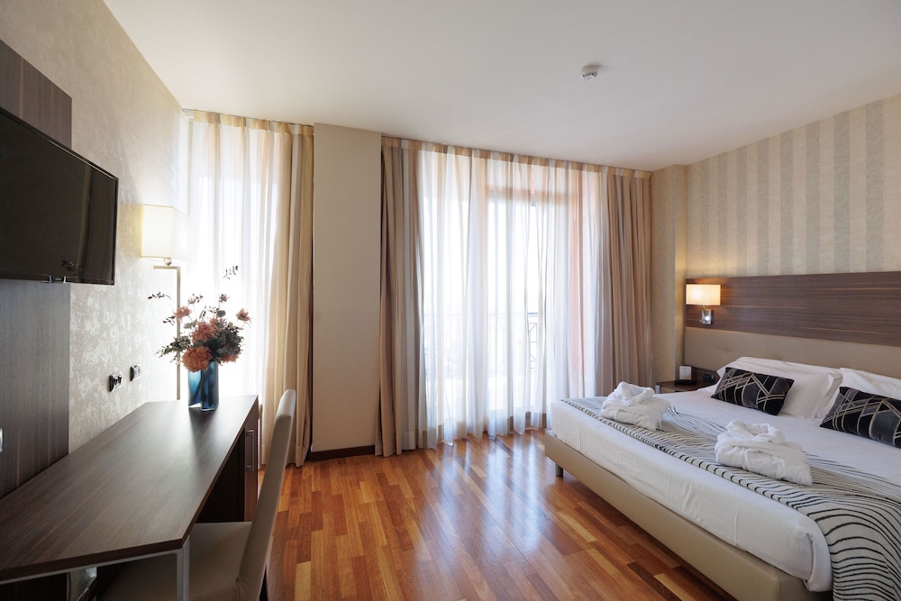 Superior Double Room - Photo 1