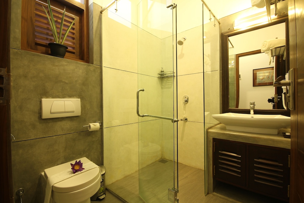 Deluxe Double Balcony side seaview photo 3