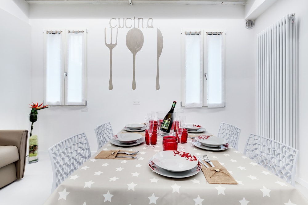 Apartment, 2 Bedrooms, Bellini Design photo 2