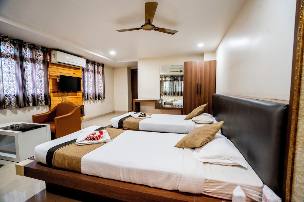 Executive Room - Photo 1
