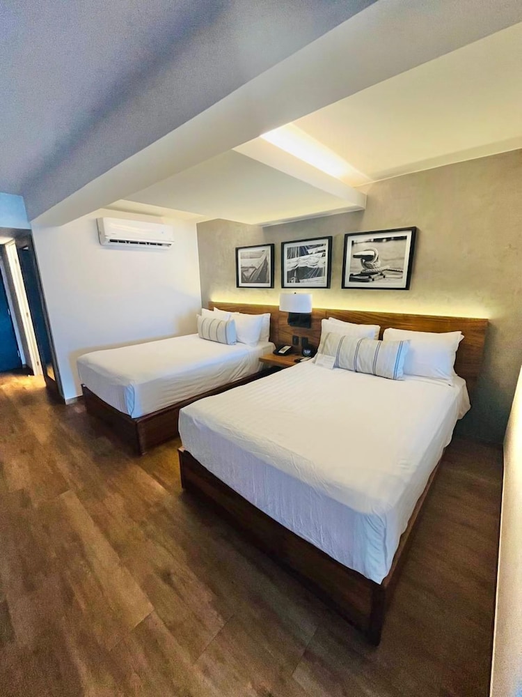 Junior Suite, 2 Double Beds, Ocean View