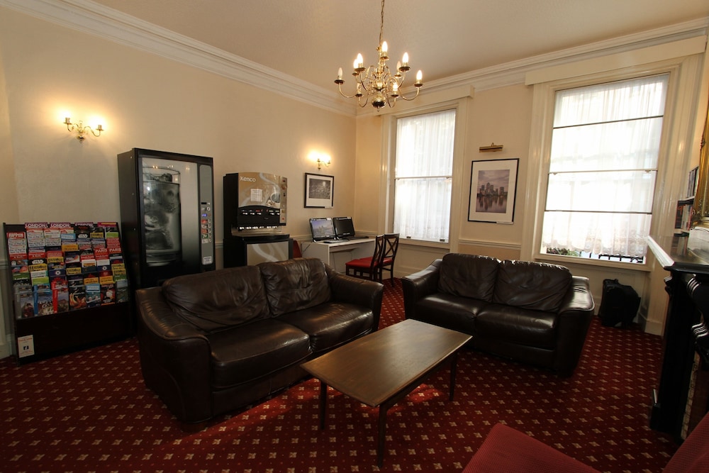 Room, Multiple Beds, Ensuite photo 2