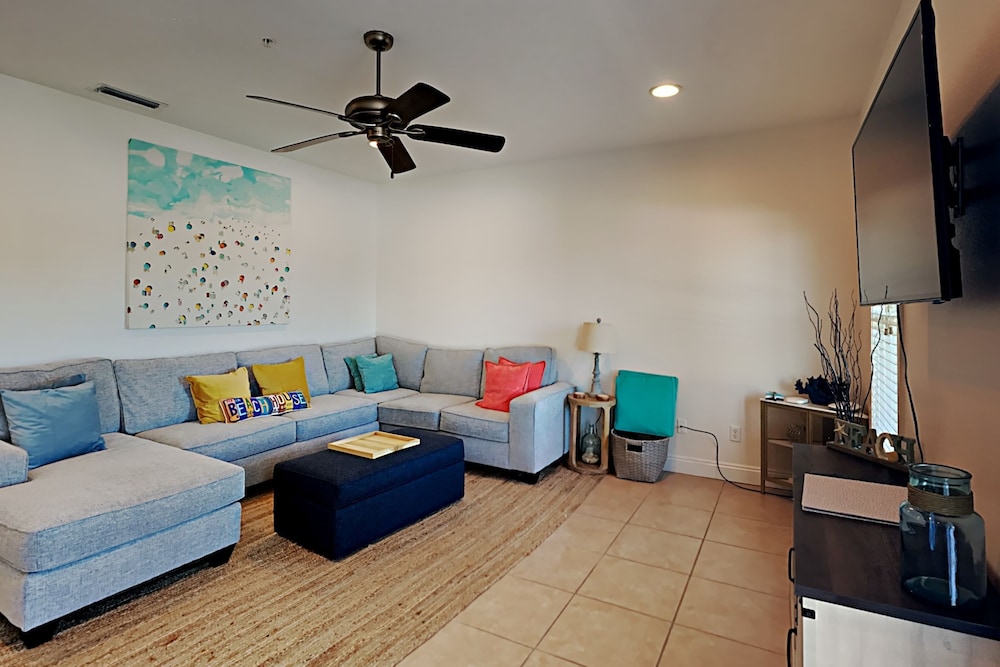 Condo, 1 Queen Bed, Balcony (#214E)