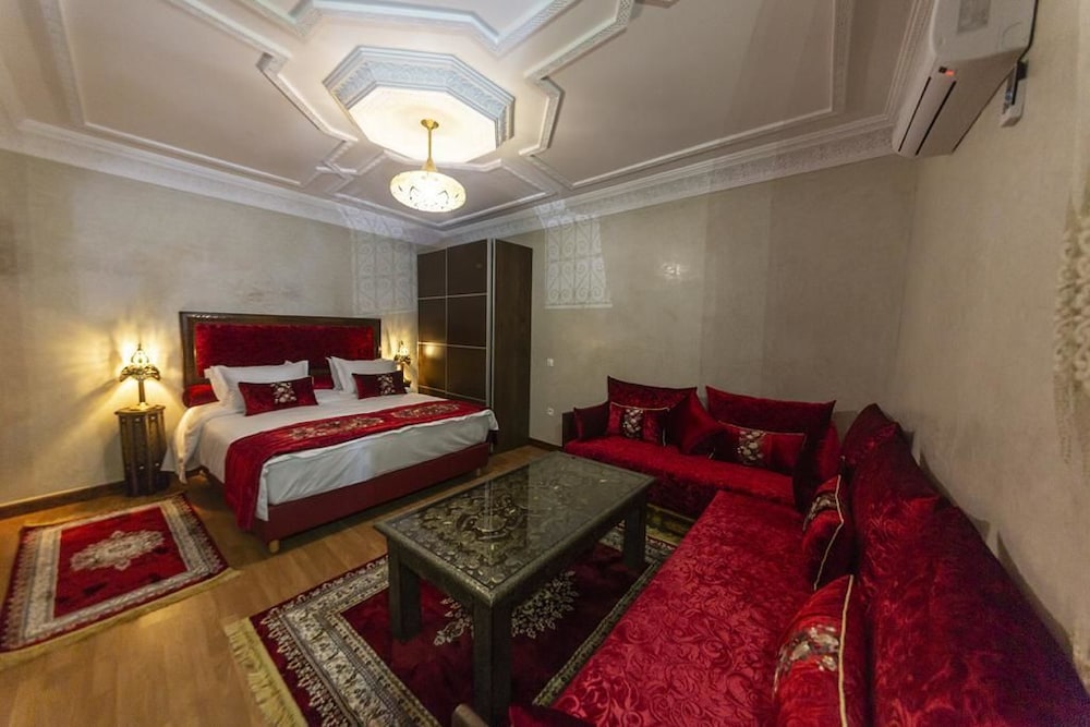 Deluxe Suite, Pool View (Casablanca)
