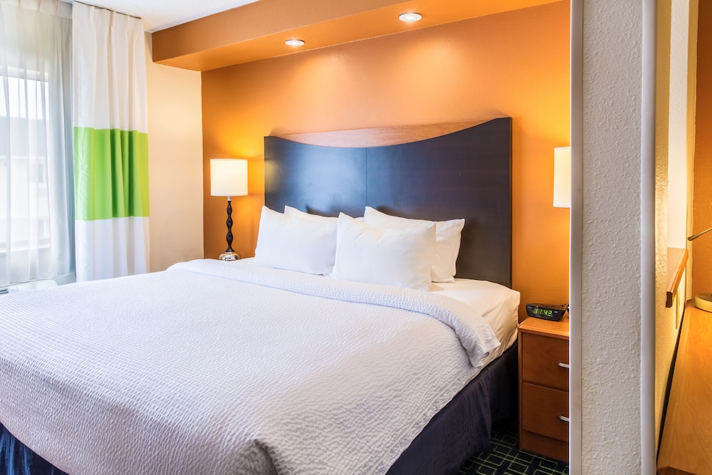 Executive Suite, 1 King Bed with Sofa bed photo 2