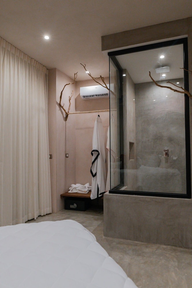 Design Room - Photo 2