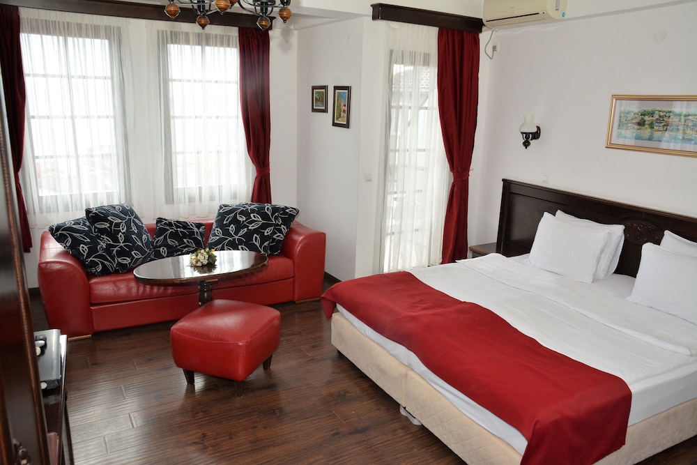 Deluxe Apartment, Lake View - Photo 2