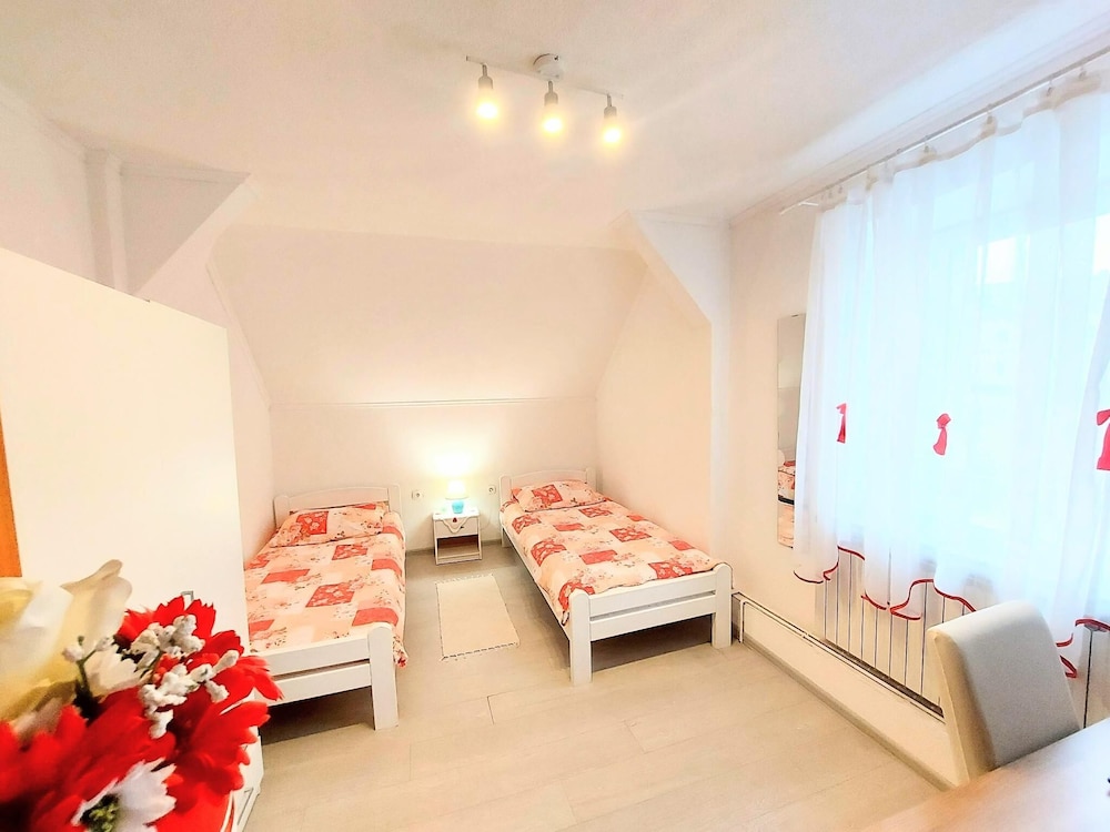 Apartment (Four Bedroom Apartment with Balcony)