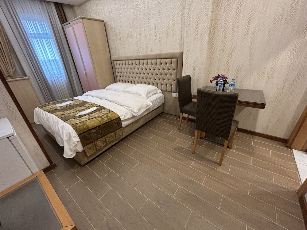 Standard Double or Twin Room photo 3