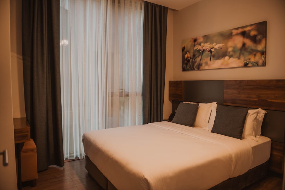 Black Sea Suite with Jacuzzi and Sea View - Photo 5