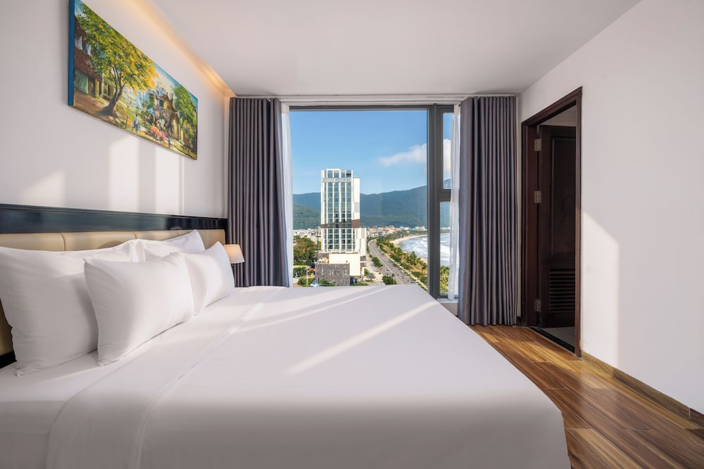 Deluxe Double Room, Partial Sea View