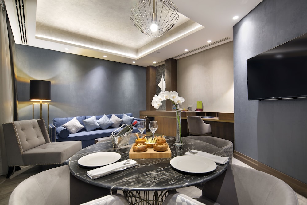 King, Suite, 1 Bedroom, Terrace thumbnail 5