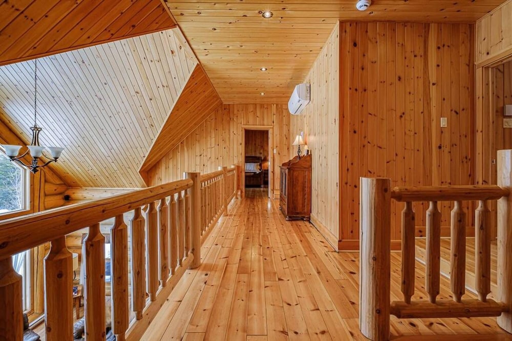 Executive Plus 89 - Luxurious log Home With Private hot tub Pool Sauna and Close to Activities, Photo 17