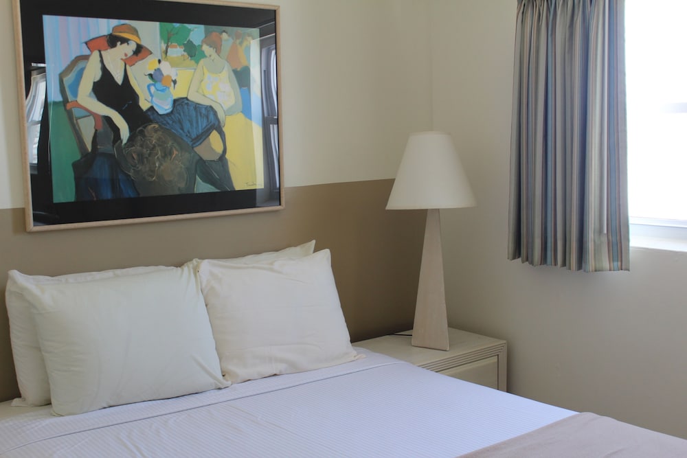 Deluxe Room, Pool View (Two Room Efficiency (Type 5)) photo 1