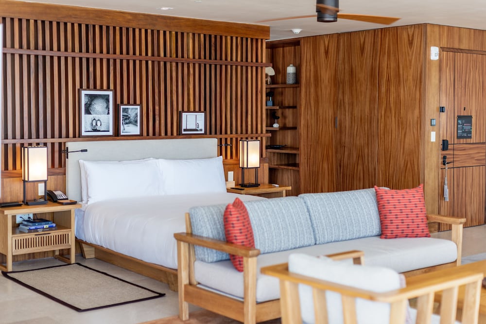 Suite, Ocean View (sake)