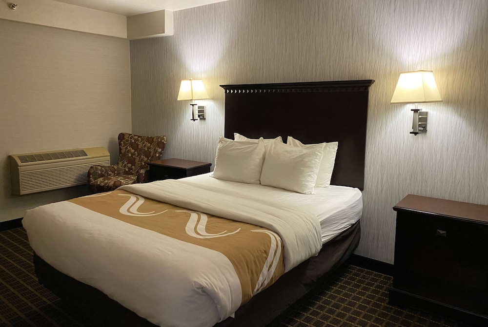Suite, 2 Queen Beds, Non Smoking - Photo 6