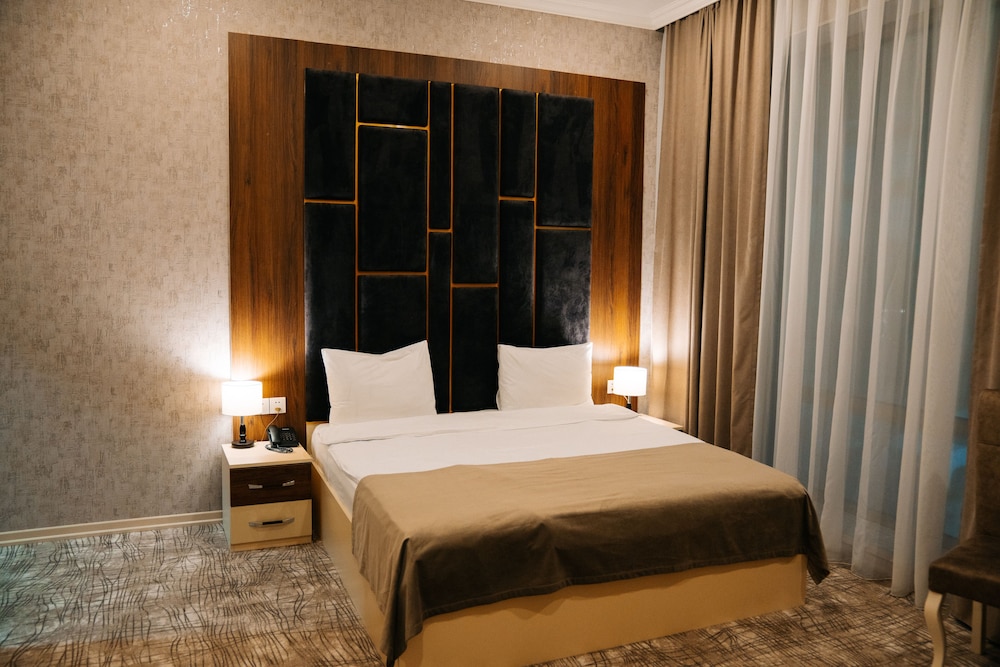 Standard Double Room, 1 King Bed, Non Smoking - Photo 12